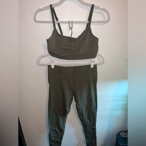 Aerie "chill" workout set